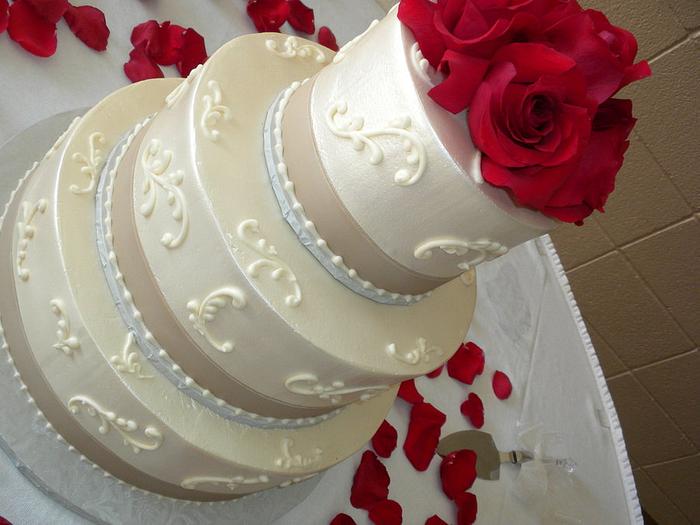 Pearl Buttercream Sporadic Scroll Wedding Cake