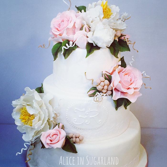 Flowery wedding cake