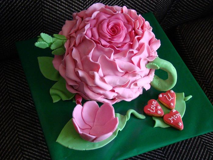 Blooming Rose Teapot cake