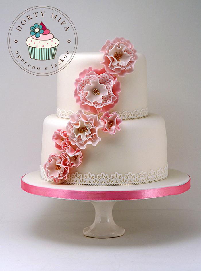 Ruffle Flower Wedding Cake 