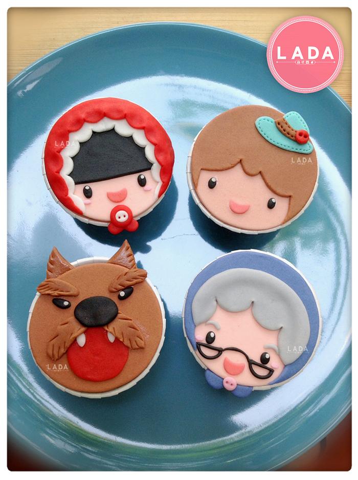 Little red riding hood cupcakes