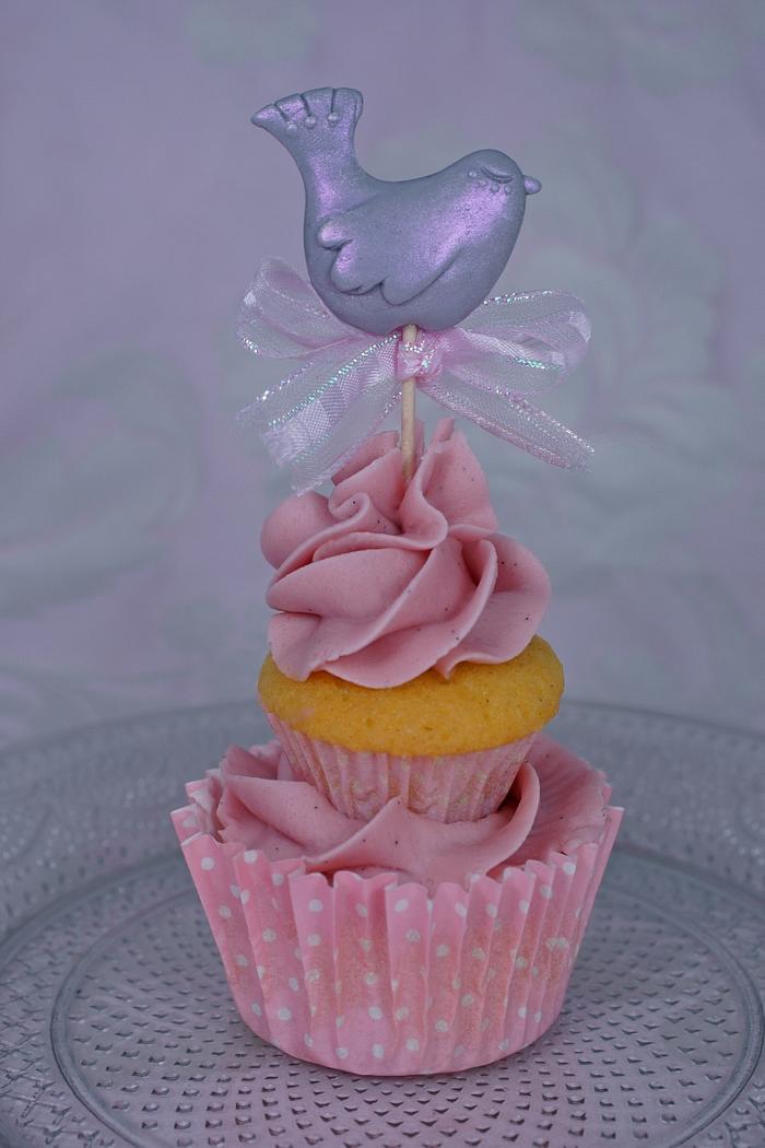 Lovebird Cupcake