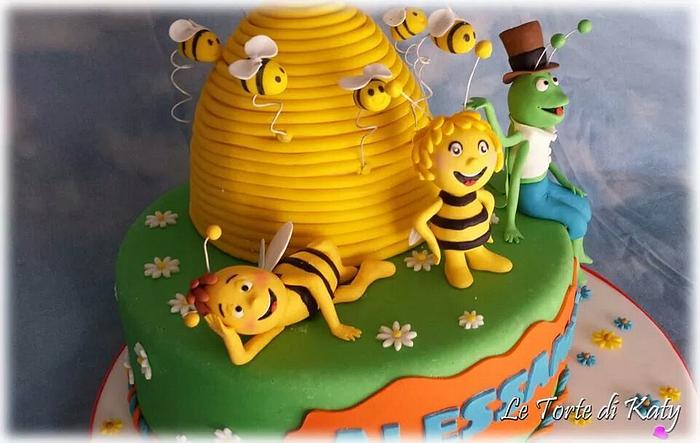 Maia the Bee cake!