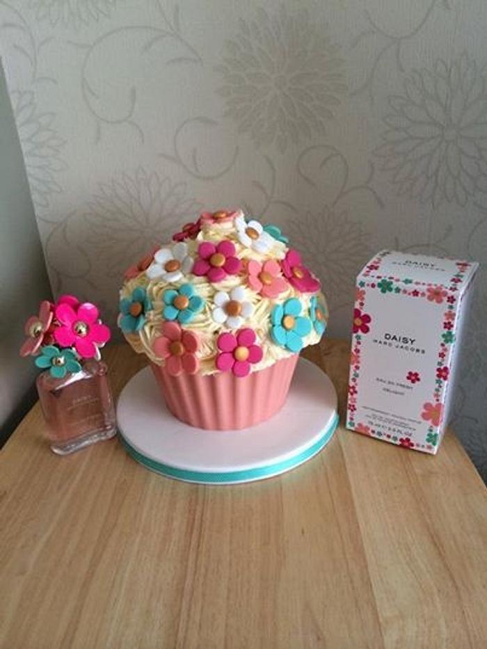 Marc Jacobs Perfume 'Daisy' inspired Giant Cupcake