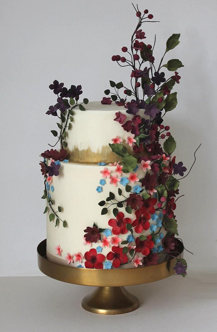 Wild flowers & foliage wedding cake