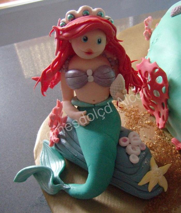 Ariel: fondant cake topper 