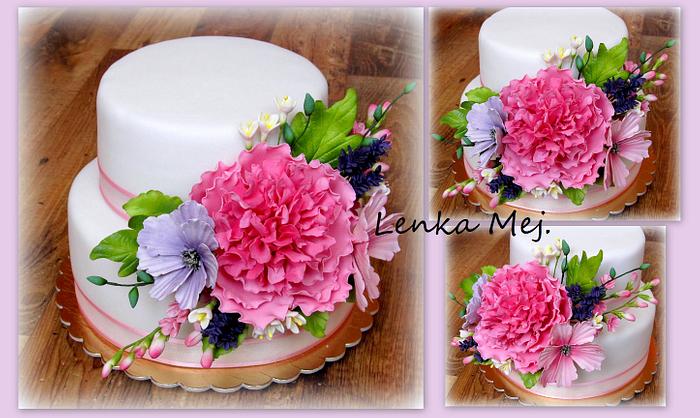 Cake with gumpaste flowers
