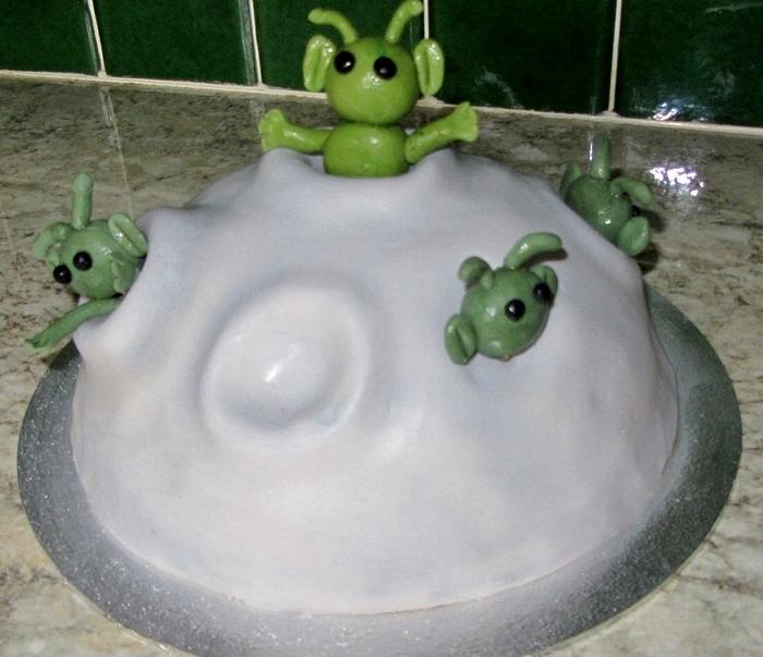 Alien planet cake