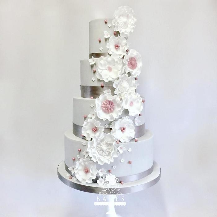 Grey, white and pink wedding cake