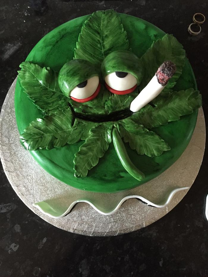 Cannabis leaf novelty cake