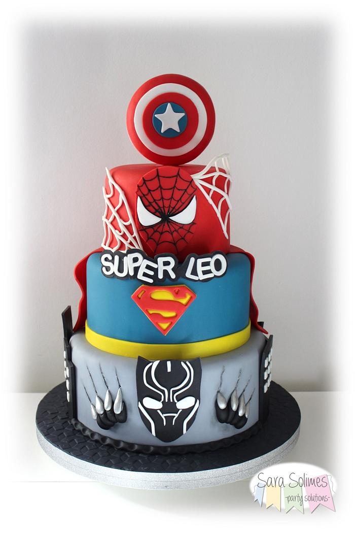 Super heroes cake