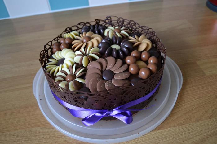 Chocolate flowers cake