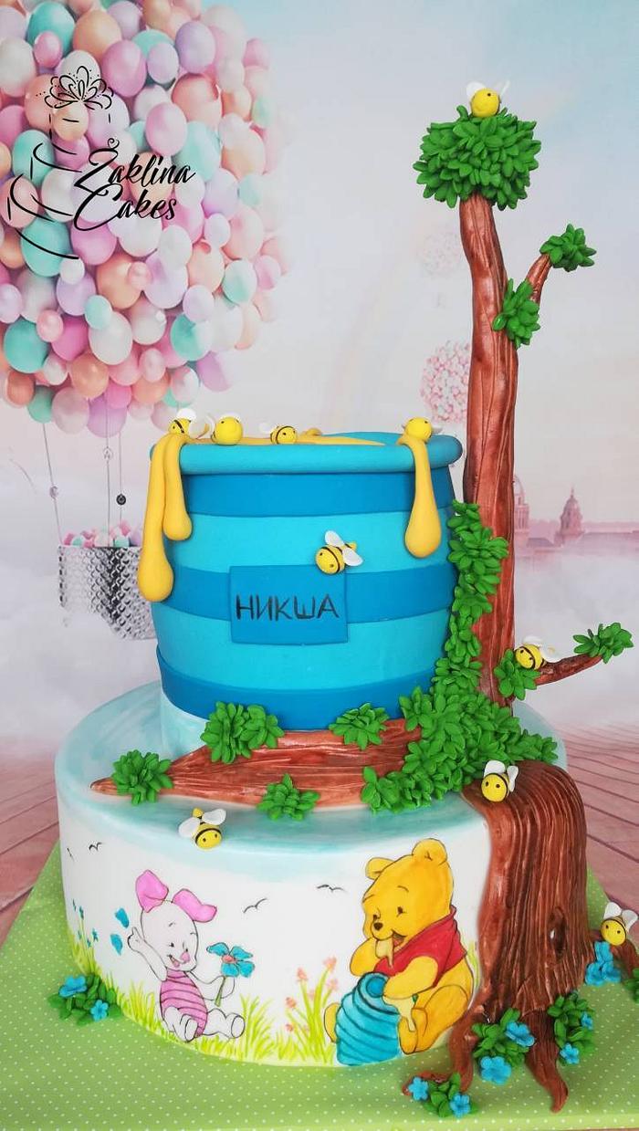 Vinnie the Pooh hand painting  cake