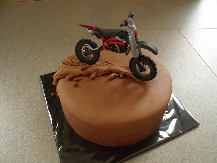simple motocycle cake