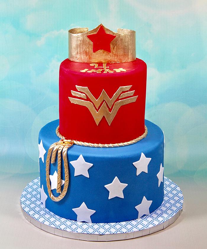 Wonder Woman cake 