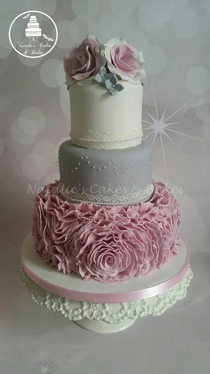 Ruffle wedding cake 