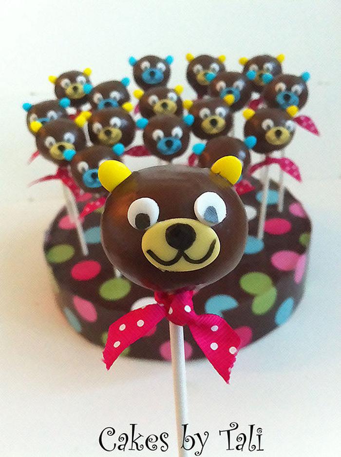 Teddy bear cake pops