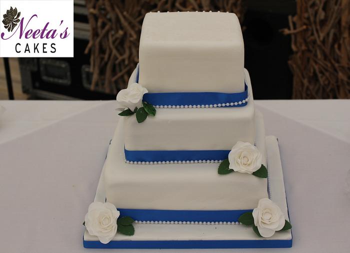 White Roses Wedding cake