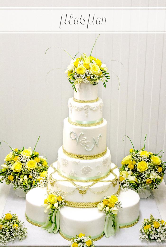 Yellow/Green/Gold Theme Wedding Cake