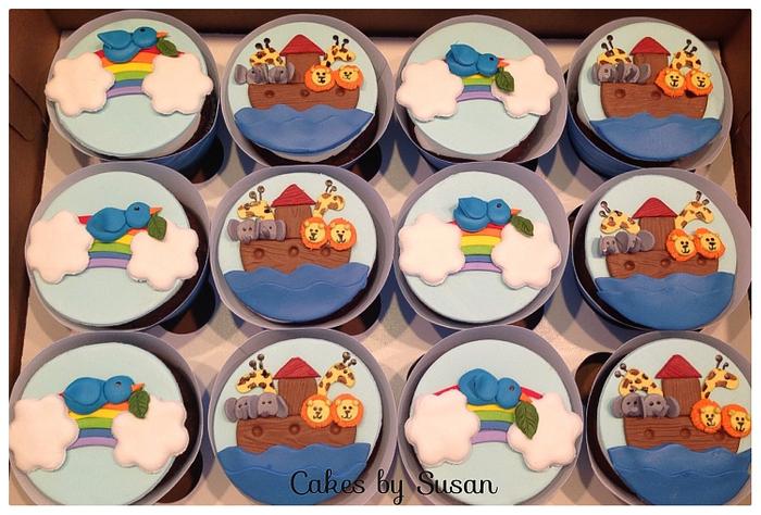 Noah's ark baby shower cupcakes