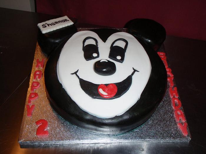Mickey mouses cake 