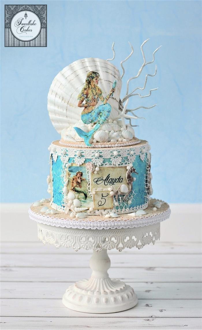 Vintage mermaid cake