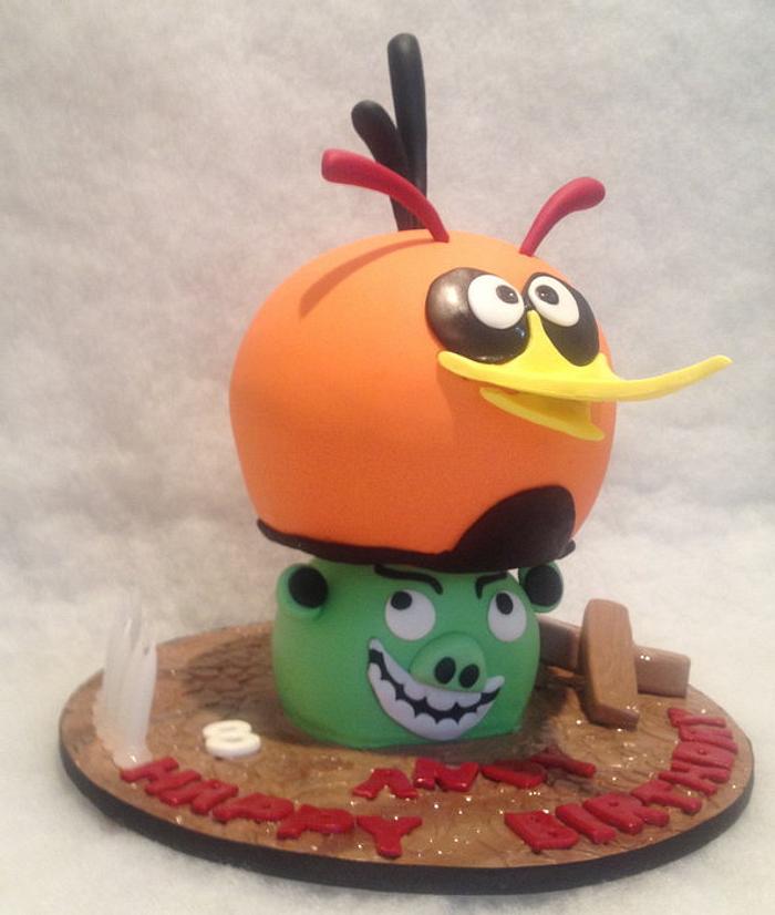 Bubbles - Angry birds cake - Decorated Cake by Dis Sweet - CakesDecor