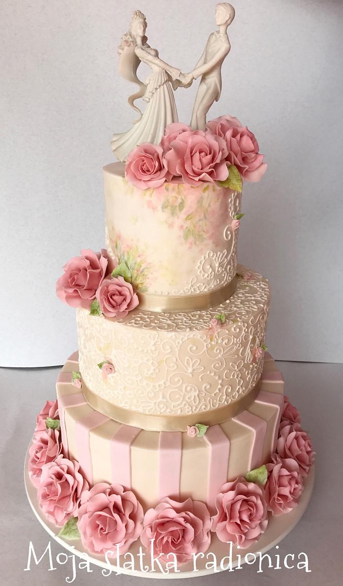 Romantic wedding cake