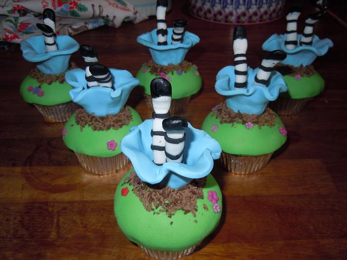 Alice Down the Rabbit-hole cupcakes