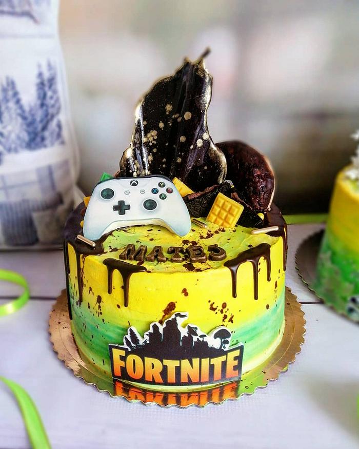 Fortnite cake