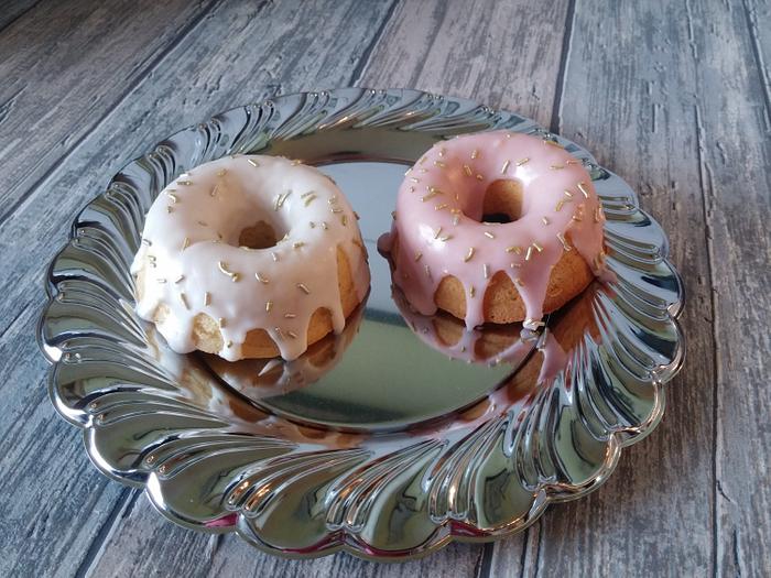 Icing cake donuts