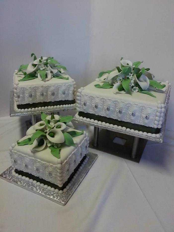 Wedding cake with fondant lelies