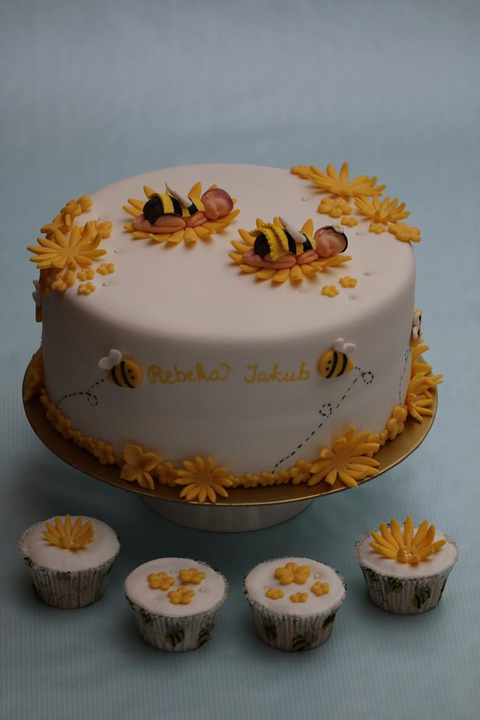 Cake and cupcakes with bees : 