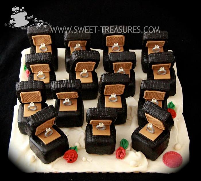 Mini Ring Box Cakes
