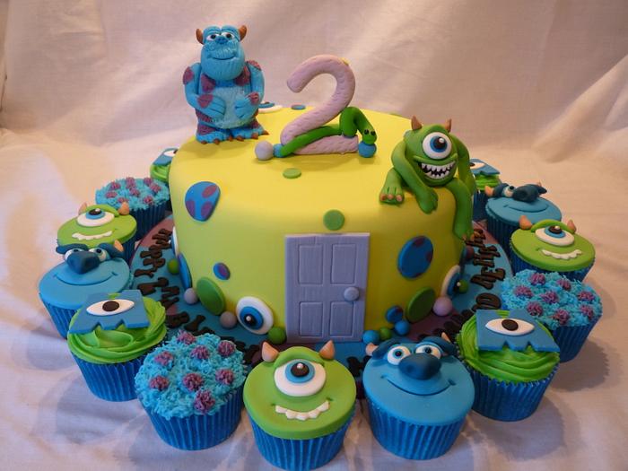MONSTERS INC CAKE WITH MATCHING CUPCAKES