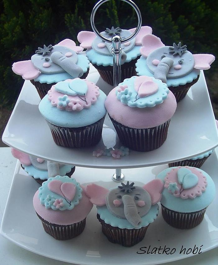 Cupcakes for baby twins