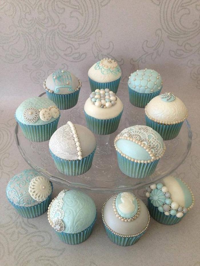 Vintage Pearl cupcakes - Decorated Cake by CakeyBakey - CakesDecor