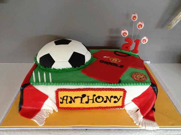 "Gigglez Football (Soccer Cake)