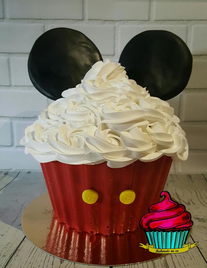 Mickey Mouse cake smash cake