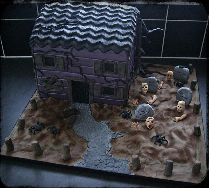 Halloween house cake