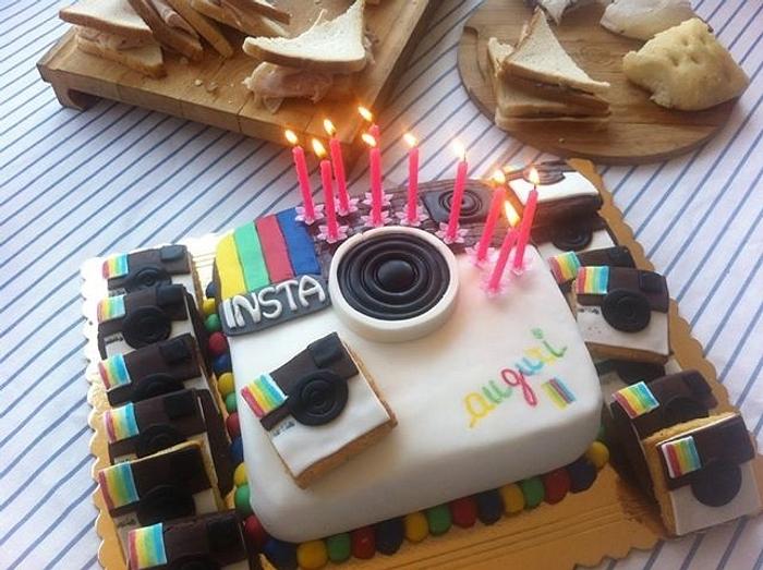 Insta Lovers Cake