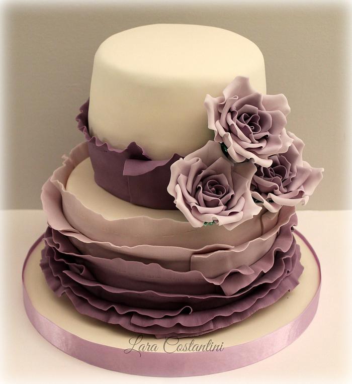 Frill ombre cake and roses