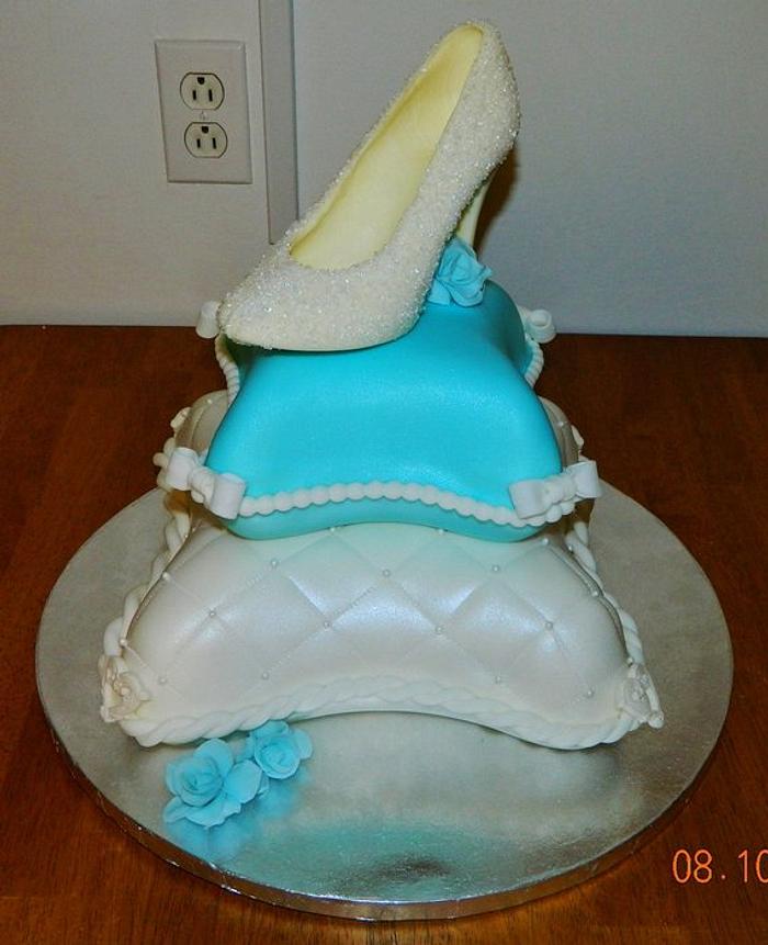 Cinderella 2T pillow cake 