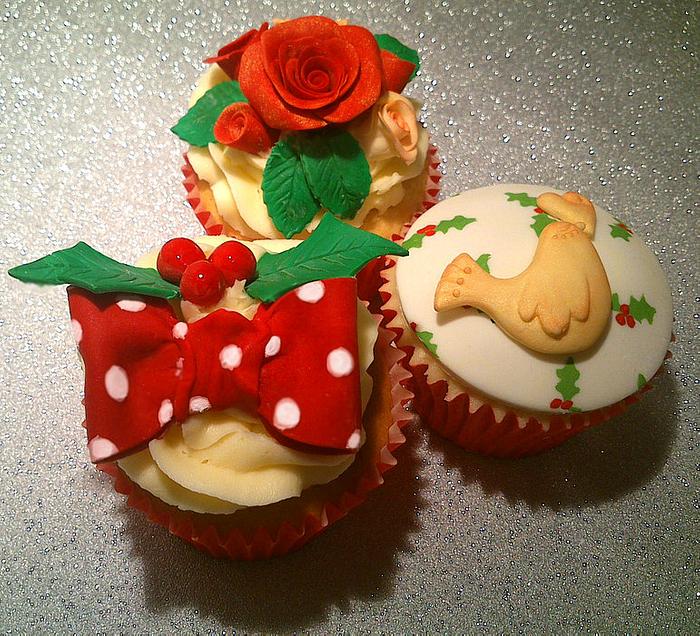 Vintage Red Christmas Cupcakes