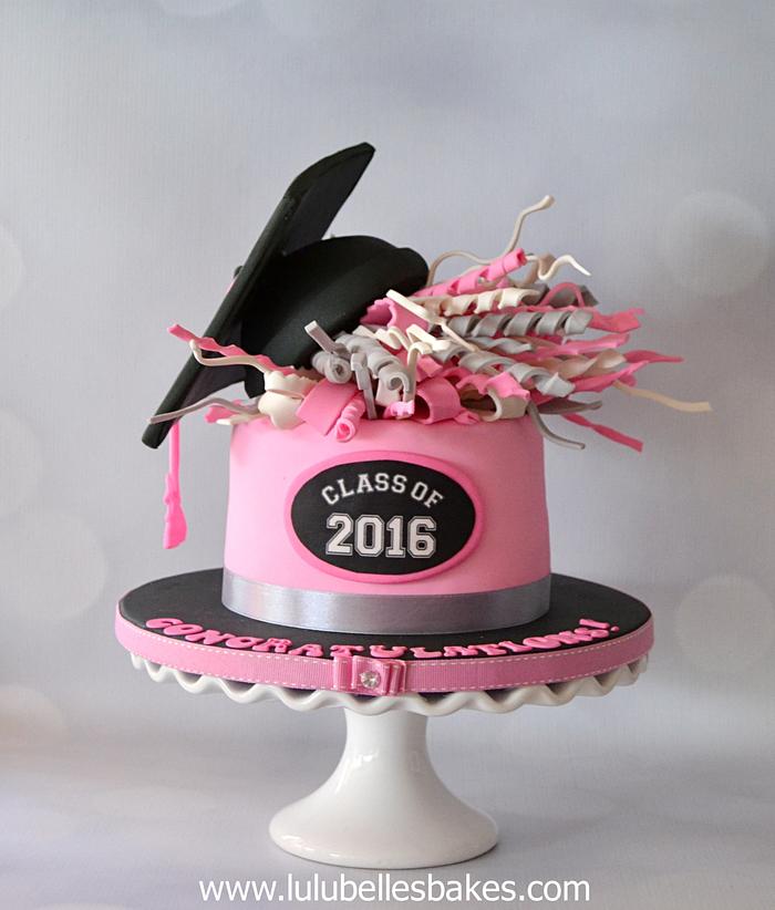 1 Online Graduation Cakes Delivery  Celebrate Graduation Day with Best  Cakes  HalfCute