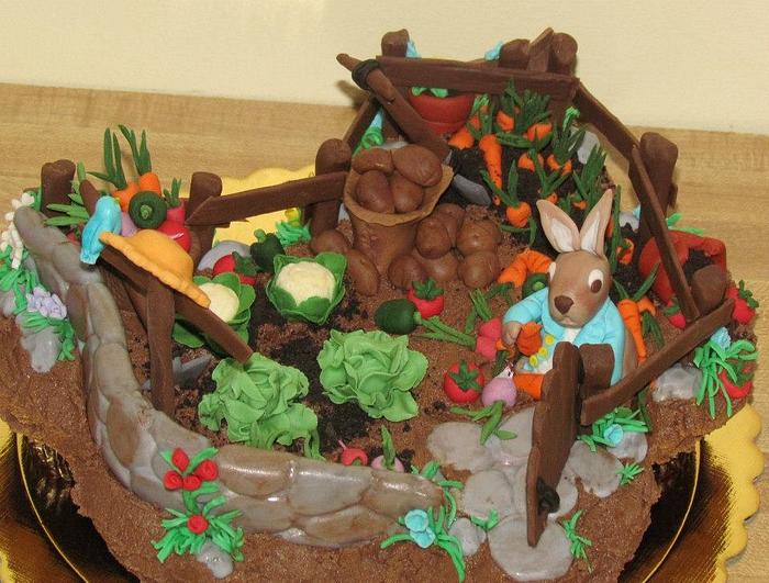 Peter Rabbit in the Garden Cupcake Cake