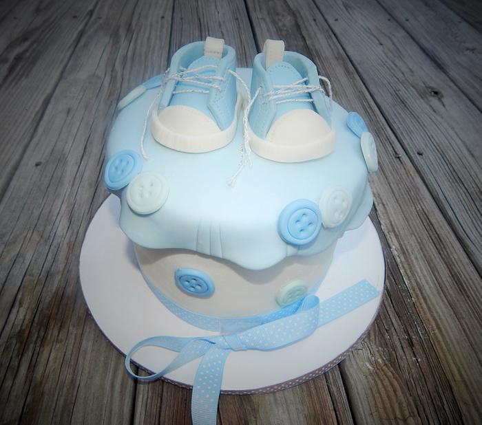 Button and Booties cake and cupcakes