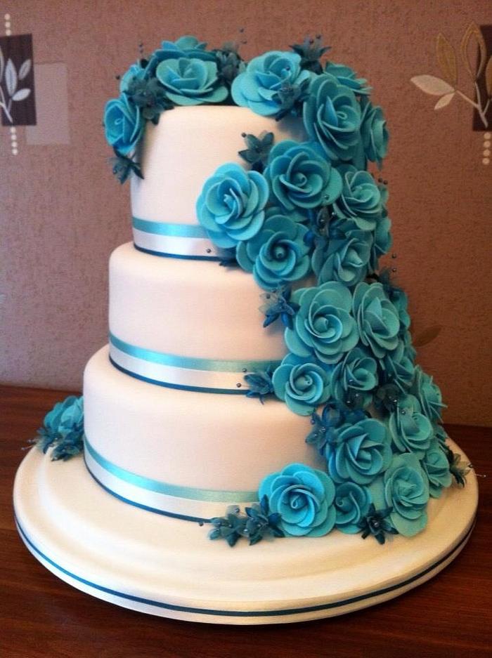 Teal roses 3 tier wedding cake 