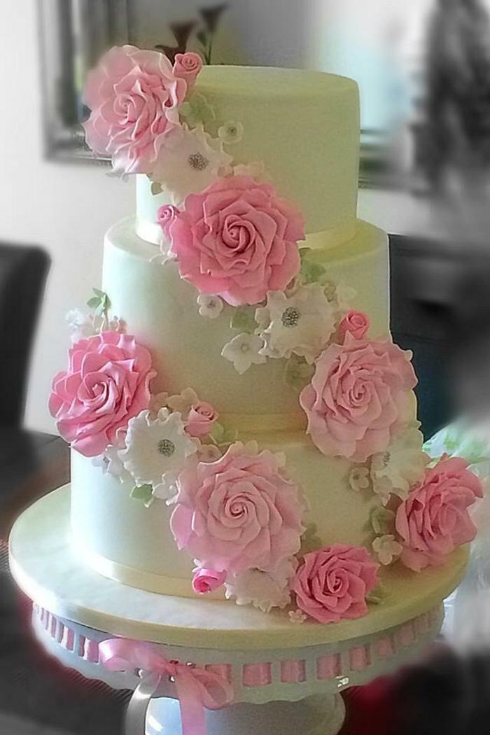 Pink & white wedding cake