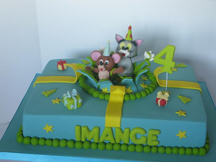 Tom and Jerry explosion cake